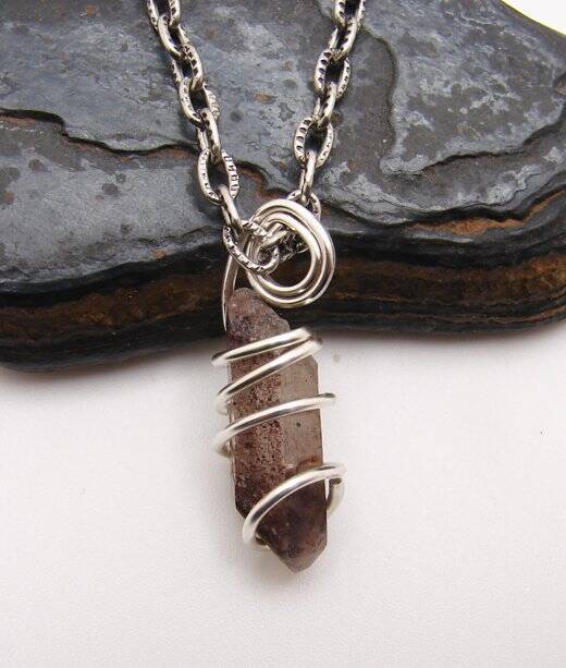 RARE BLACK DRAGON QUARTZ PENDANT IN SILVER PLATED COPPER 603